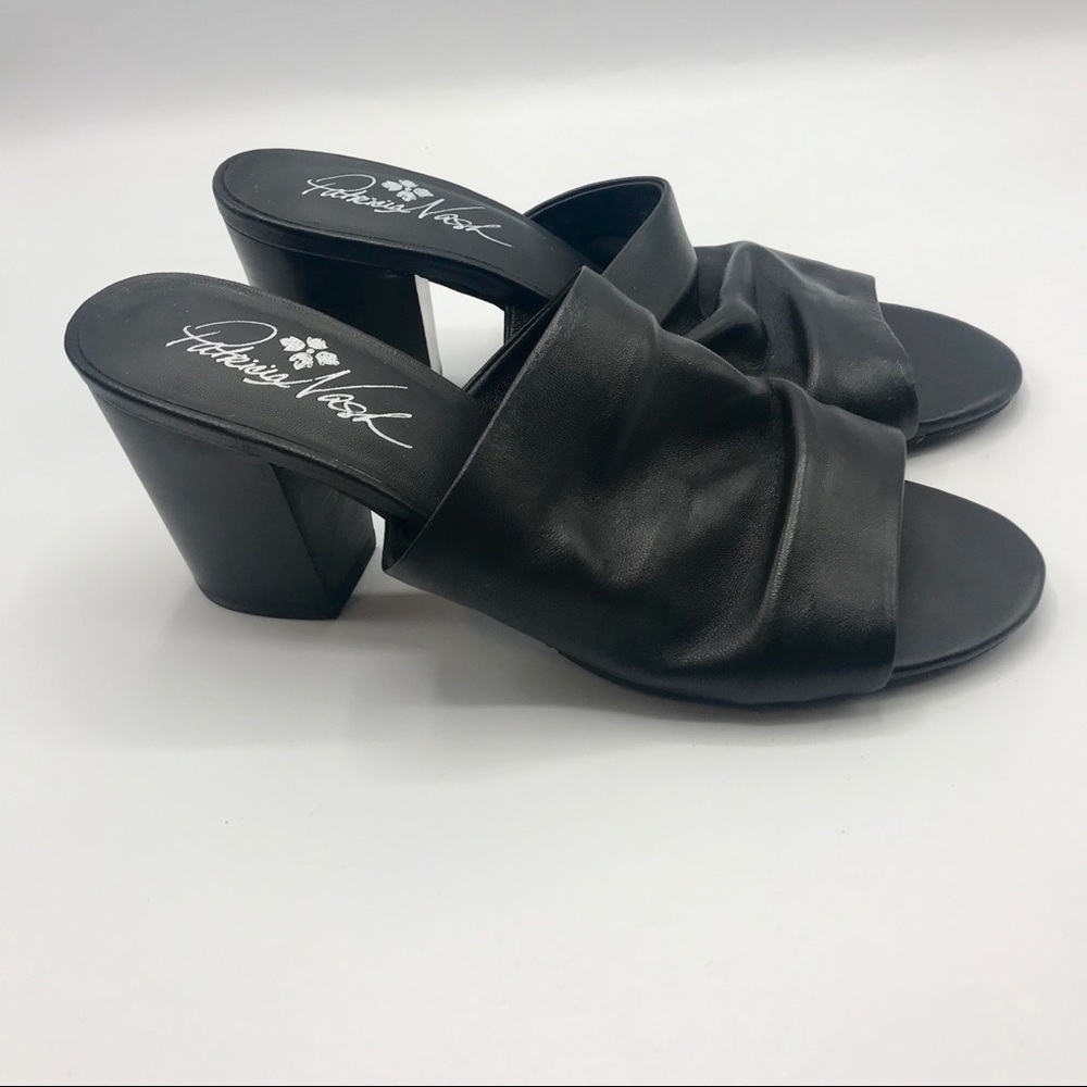 NWOT Patricia Nash | Poema Black Leather Mules